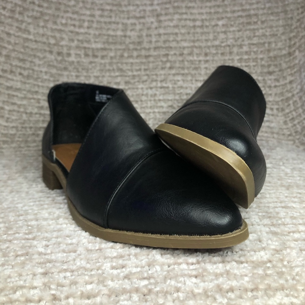 Universal Thread open side loafer booties